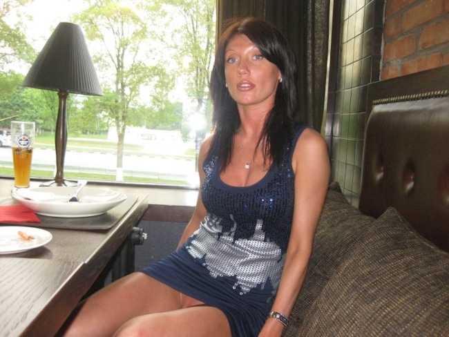 Coquine de cougar réellement classe recherche un mec pudique