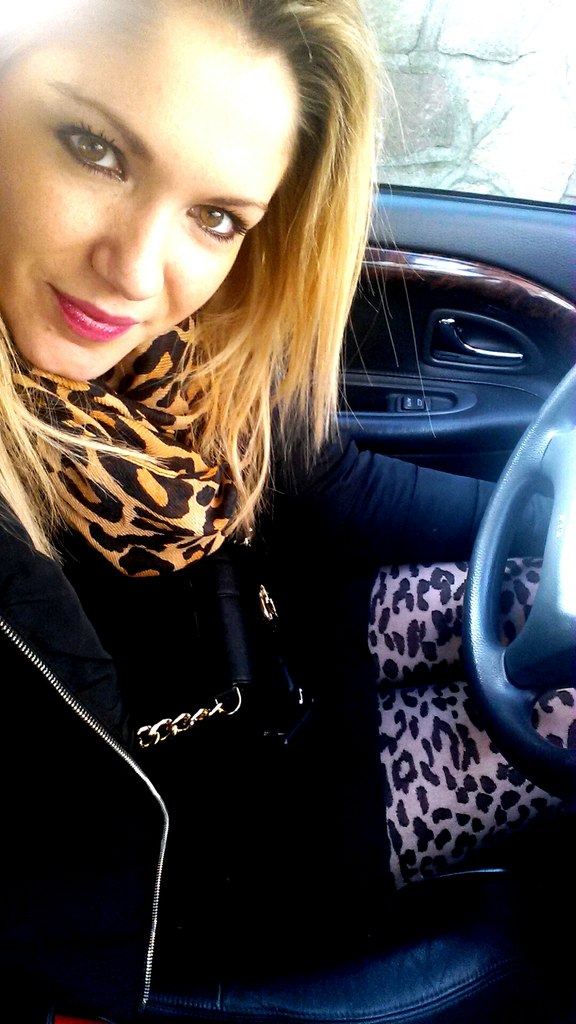 Femme sexy dominatrice pour libertin qui obéit